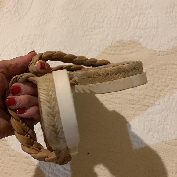 Marc Fisher Jaimee flat Espadrille. 5.5. - Picture 6 of 13